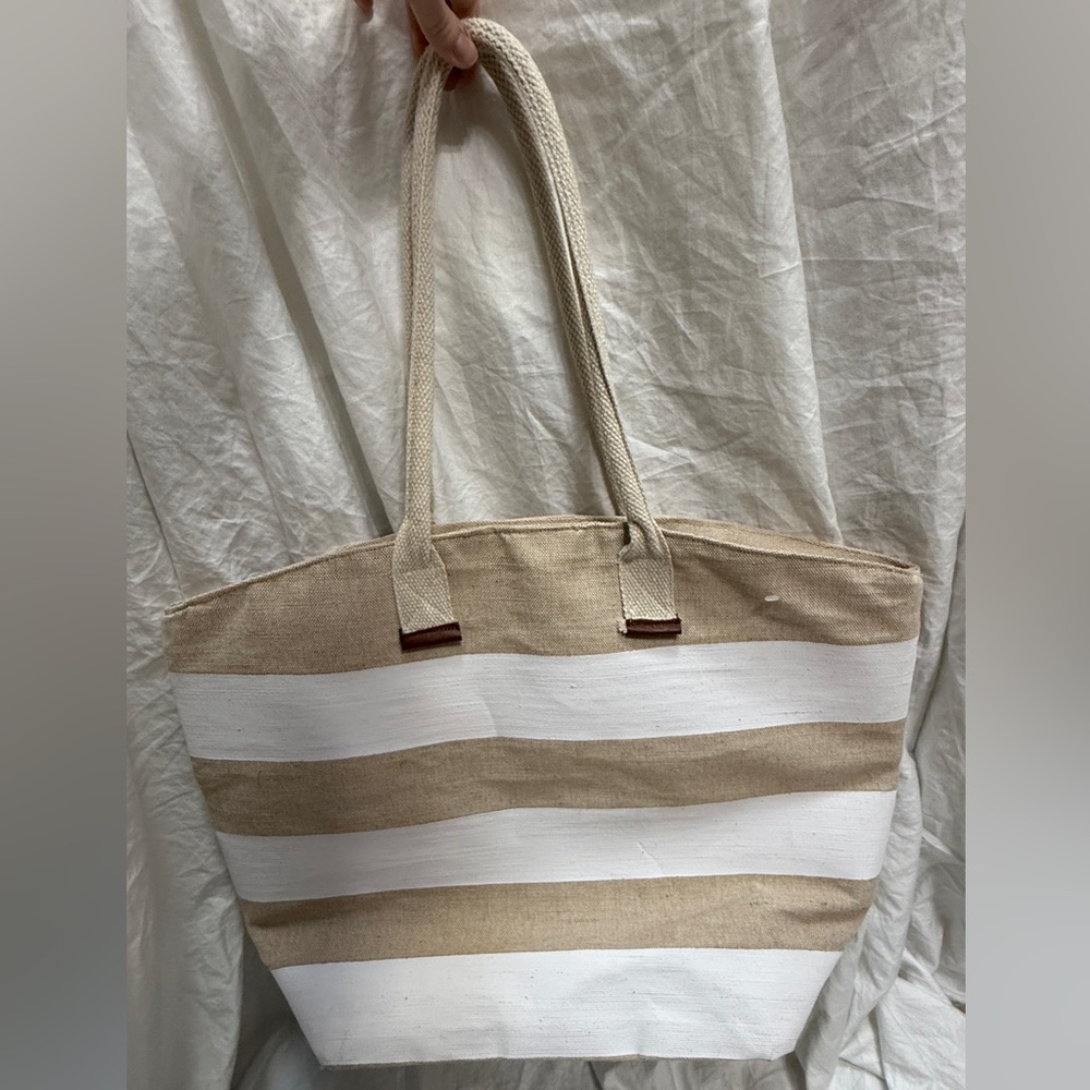 Women’s Large Tan and White Striped Reusable Tote Bag. - Picture 2 of 16